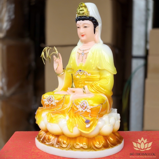  Tượng Quan Âm đá nhập khẩu cao cấp ngồi trên đài sen cao 30cm – Màu Vàng